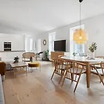 Central 3-Bedroom Apartment With Huge Terrace, Including Queen Size Beds
