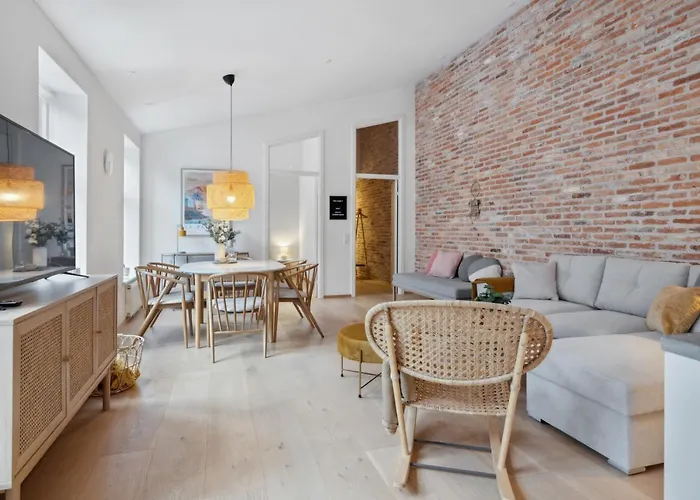Central 3-Bedroom Apartment With Huge Terrace, Including Queen Size Beds